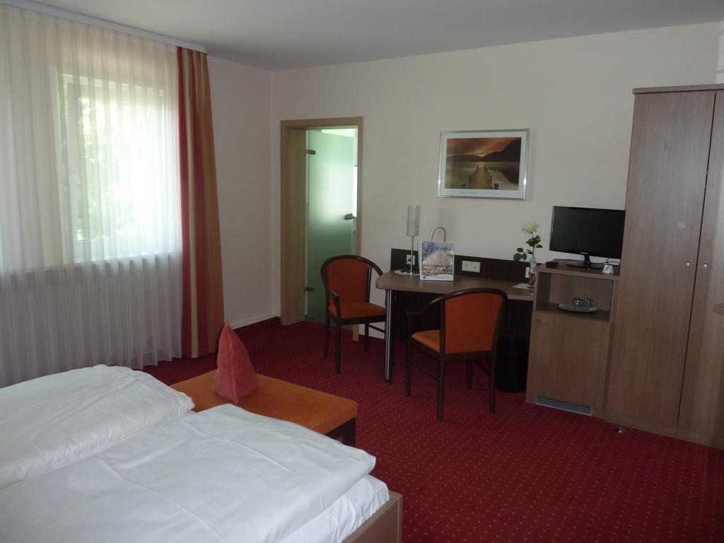 Hotel Gasthof Koenig Karl Фройденштадт Номер фото